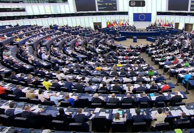Het Europees Parlement heeft een juridisch niet-bindende resolutie aangenomen waarin wordt opgeroepen tot EU-sancties tegen Azerbeidzjan