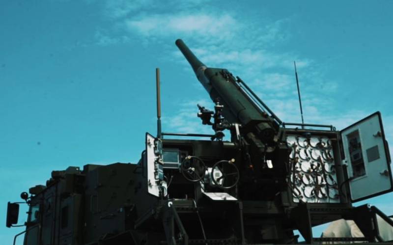 Lô pháo tự hành Phlox 120 mm mới nhất đầu tiên được bàn giao cho quân đội