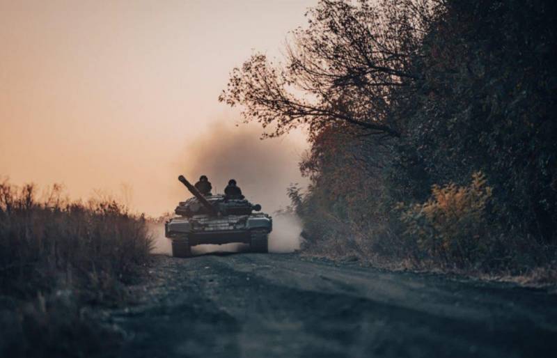 As Forças Armadas Ucranianas realizam operações de assalto na direção da aldeia de Kopani, região de Zaporozhye, tentando não dar trégua à nossa defesa