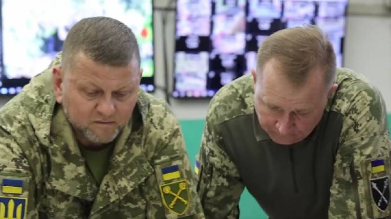 Le commandant en chef des forces armées ukrainiennes a publié des images d'une visite au quartier général des troupes ukrainiennes dans la direction de Zaporozhye