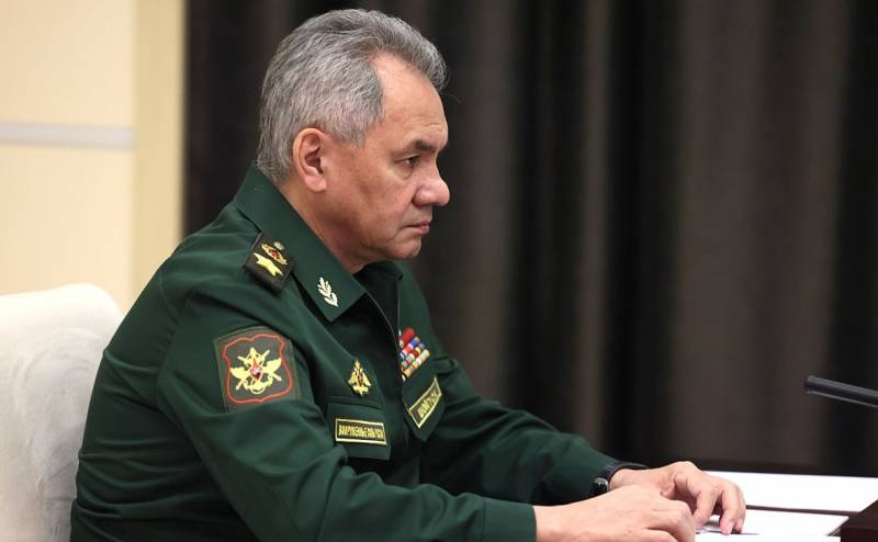 O chefe do Ministério da Defesa da Rússia inspecionou a produção de aeronaves de transporte militar