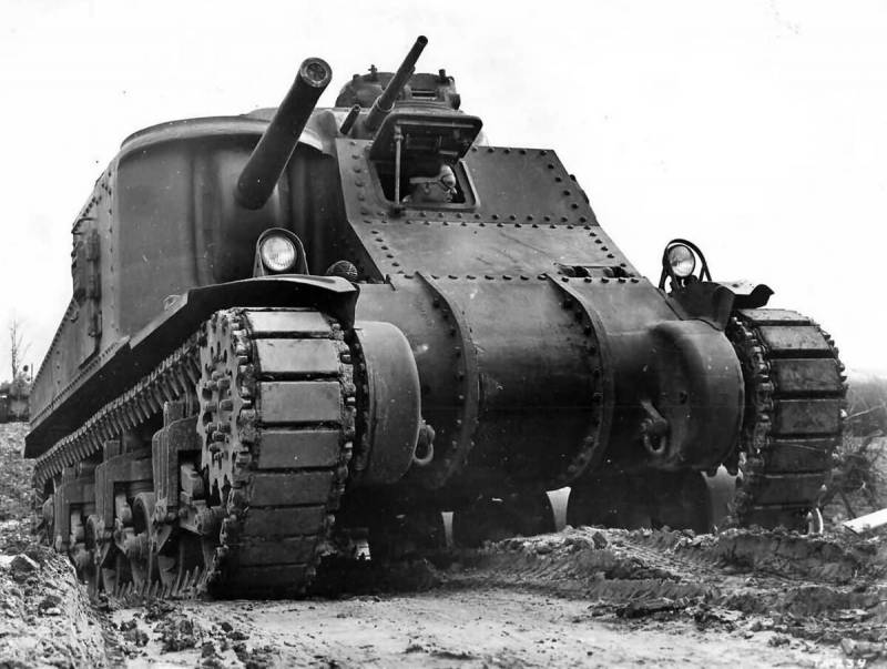 M3 "Lee": utilisation au combat d'un char américain à trois tourelles