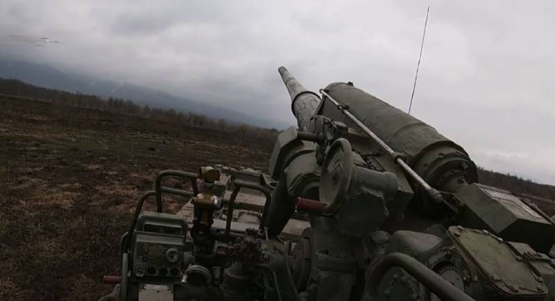 Durante el combate de contrabatería las Fuerzas Armadas de Rusia aplastaron 25 dotaciones de artillería enemigas en dirección a Krasnolimansk