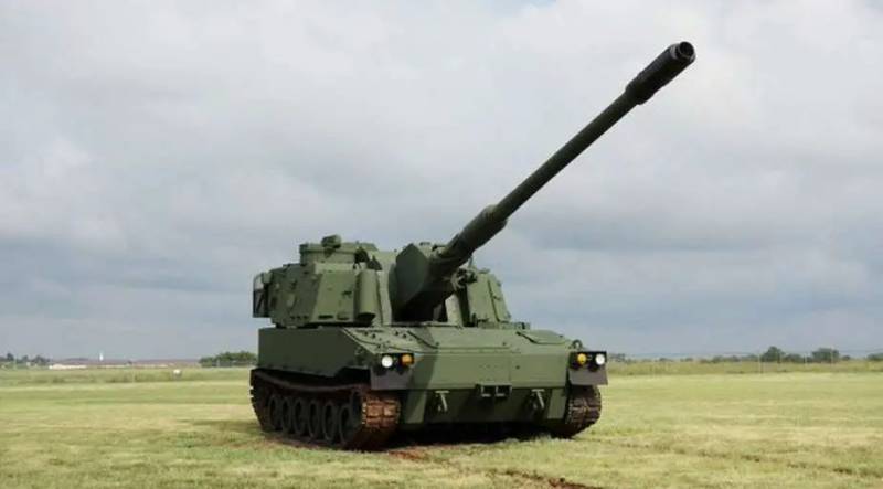 În vest creează un tun autopropulsat M109-52 cu o țeavă „cu rază lungă de acțiune”.
