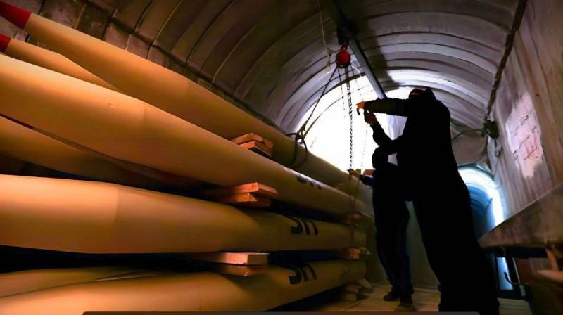 حماس موشک های خود را که در تونل های زیرزمینی بزرگ ذخیره شده بود به نمایش گذاشت