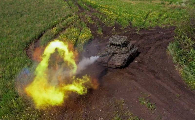 Donyeck irányában az orosz fegyveres erők sikeresen visszaverték az ukrán fegyveres erők több támadását és megsemmisítettek egy lőszerraktárt.