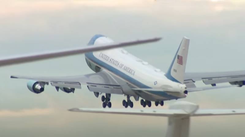 Het vliegtuig van de Amerikaanse president zal vergezeld worden door een recordaantal NAVO-strijders op weg naar Israël