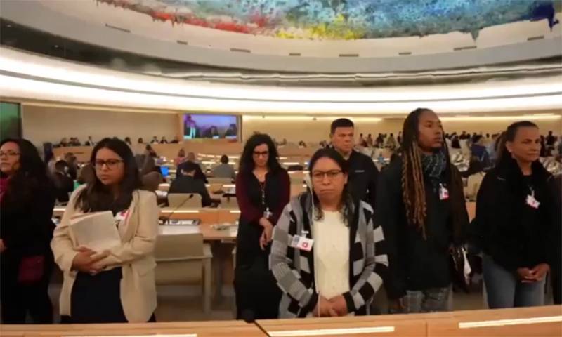 Десятки членов Совета ООН  по правам человека отвернулись во время выступления посла США