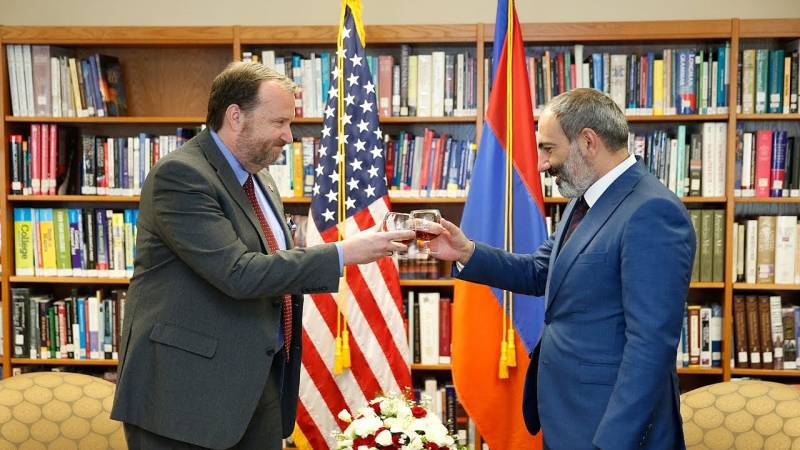 What future does Pashinyan prepare for Armenia?
