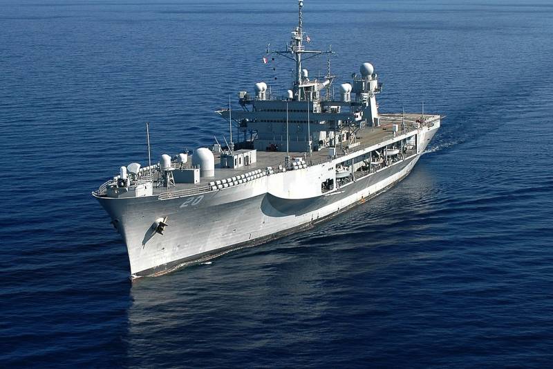 Mídia turca: Marinha dos EUA envia terceiro grupo naval para o Mediterrâneo Oriental