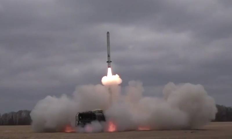 Une série de frappes de missiles ont été lancées contre les installations des forces armées ukrainiennes à Nikolaev et Krivoï Rog.