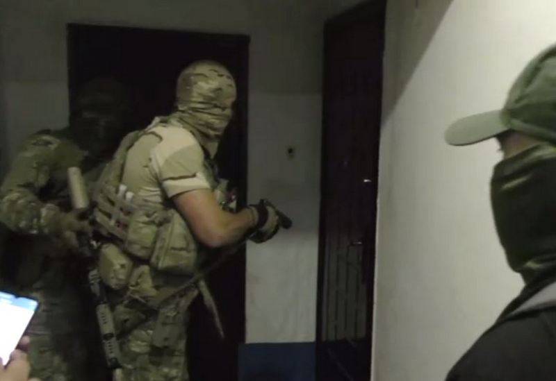O rețea de informații a informațiilor militare ucrainene a fost descoperită în regiunea Zaporojie, FSB a efectuat o serie de arestări