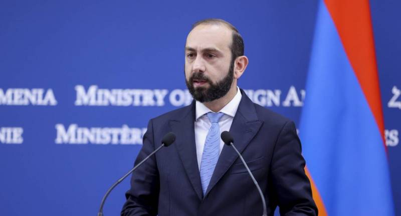 アルメニア外務省長官は、アルメニアによる1991年のアルマ・アタ宣言の履行がアゼルバイジャンとの和平の条件であると述べた。