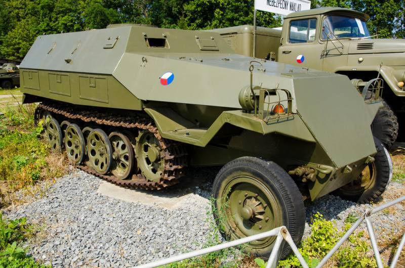 Uso de vehículos blindados y vehículos blindados de transporte de personal creados en la Alemania nazi en la posguerra