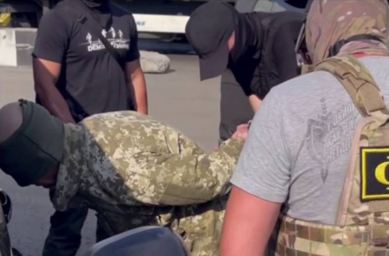 De LPR nam een ​​Rus gevangen die aan de zijde van de Oekraïense strijdkrachten vocht als plaatsvervangend stafchef van een militaire defensie-eenheid