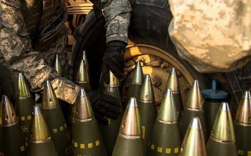 Axios: Pentagon telah memutuskan untuk mengirim peluru artileri 155 mm yang ditujukan untuk Ukraina ke Israel