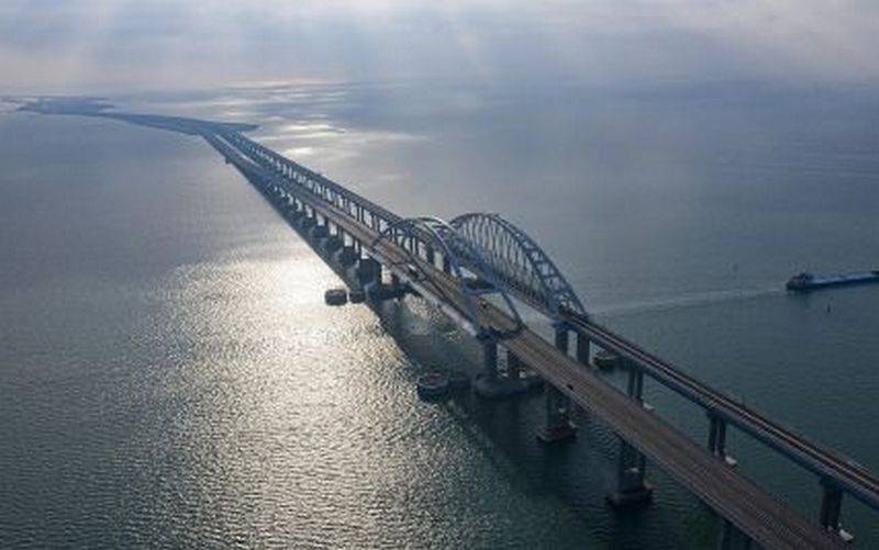 "نحن بحاجة إلى اللحظة المناسبة": قال ممثل البحرية الأوكرانية متى سيتم "تدمير" جسر القرم