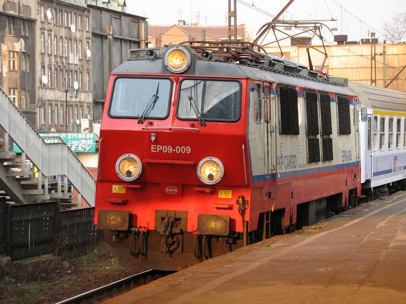 Из-за столкновения поездов в Польше перекрыли движение следующих на восток страны военных эшелонов