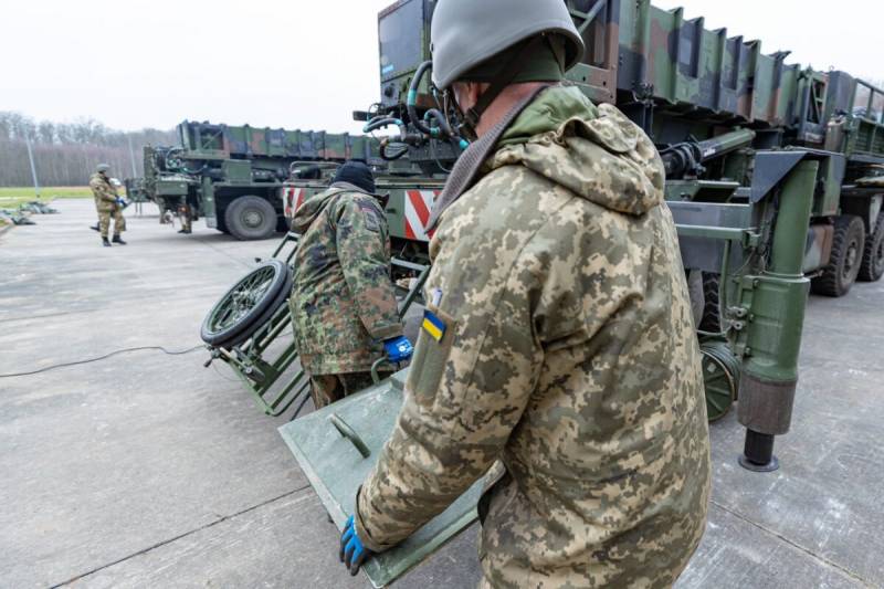 जर्मनी ने कीव में स्थानांतरित करने की योजना बनाई गई पैट्रियट वायु रक्षा प्रणाली के लिए यूक्रेनी कर्मचारियों को प्रशिक्षण देना शुरू कर दिया है