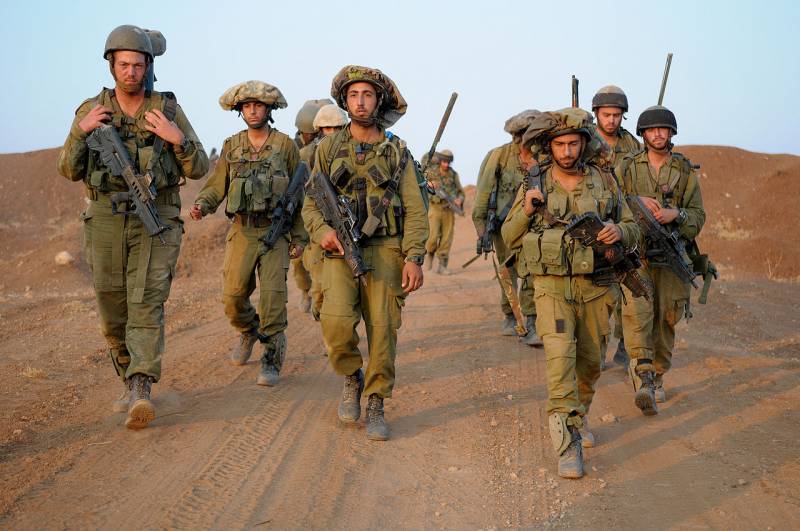 The Israeli army announced the first infantry raids into the Gaza Strip to search for and free prisoners