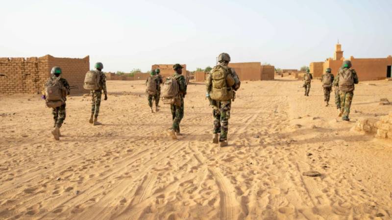 프랑스 통신사: 프랑스 국방부가 니제르 주둔 군인 철수를 시작했습니다.