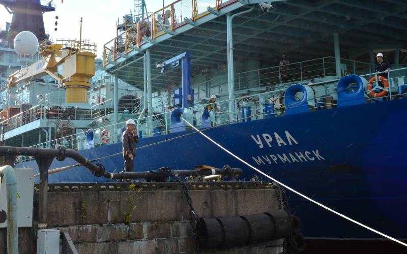 Jaderný ledoborec "Ural" opustil Kronštadtskou námořní elektrárnu po plánovaných opravách doku
