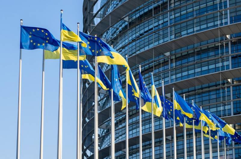 Pada tahun 2024, UE akan mengalokasikan bantuan sebesar 9 miliar euro ke Kyiv, bukan 18 miliar euro yang direncanakan