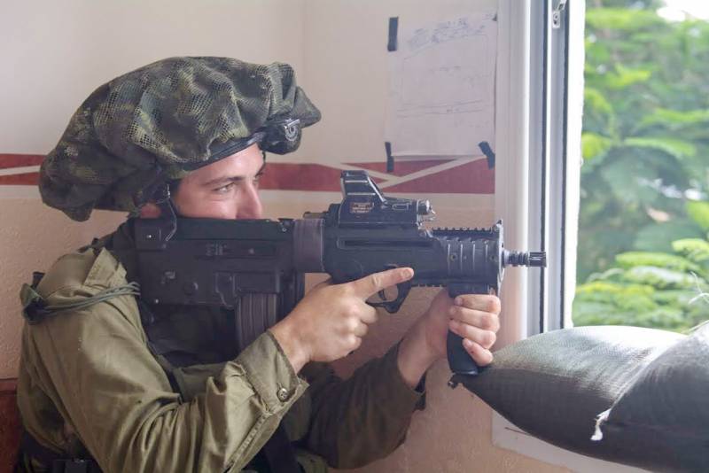 Le grand rabbinat d'Israël a autorisé les citoyens du pays à porter des armes et à utiliser du matériel de communication le samedi