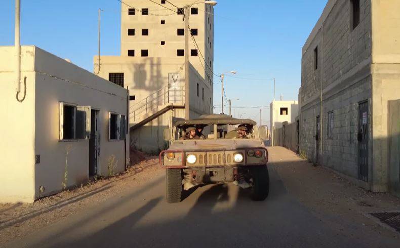 L'esercito israeliano pratica operazioni di terra a Gaza in una base di addestramento, una replica della città palestinese