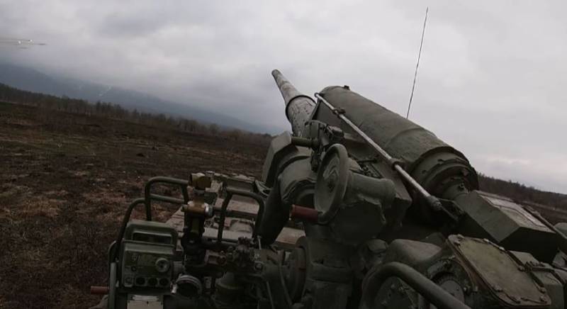 Ukrainan kenraali esikunta raportoi useista Venäjän asevoimien hyökkäyksistä Ukrainan asevoimien asemiin Zybinon alueella lähellä Volchanskia ja Makeevkaa Luganskin alueella.