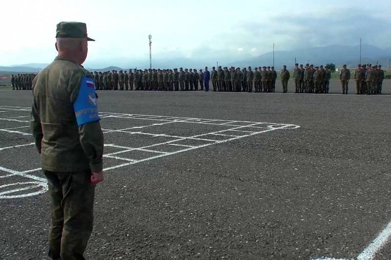 Pierwszy zastępca przewodniczącego Komisji ds. WNP Dumy Państwowej Rosji: Rosyjscy żołnierze sił pokojowych w Górskim Karabachu nie mają nikogo innego do ochrony