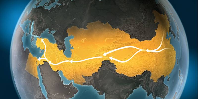 中国西部を通るルートと「一帯一路」記念サミットの準備
