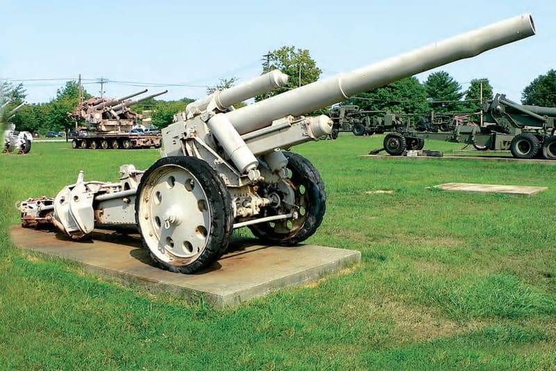二战结束后缴获的德国重型野战 105 毫米火炮和 150 毫米重型榴弹炮的服役和战斗使用