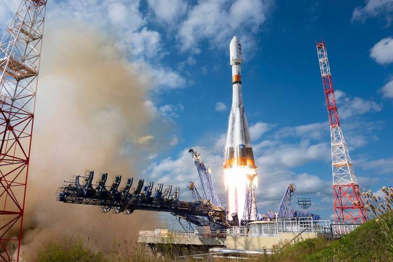 Kendaraan peluncuran Soyuz-2.1b dengan pesawat ruang angkasa diluncurkan dari kosmodrom Plesetsk untuk kepentingan Kementerian Pertahanan
