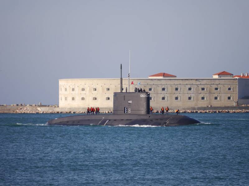 ディーゼル電気潜水艦「クラスノダール」が計画修理のため、地中海のロシア戦隊から離脱する