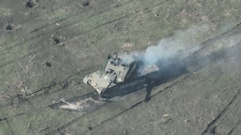 Des images de la destruction d'un autre char Leopard 2A6 des forces armées ukrainiennes près d'Avdeevka sont apparues sur Internet.