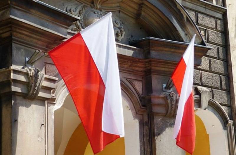 Polish politician: Warsaw will bill Kyiv for assistance provided