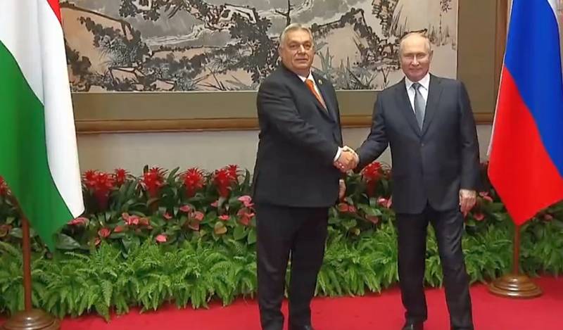 Il presidente lituano ha definito il primo ministro ungherese una “civetta russa” dopo aver stretto la mano al presidente russo