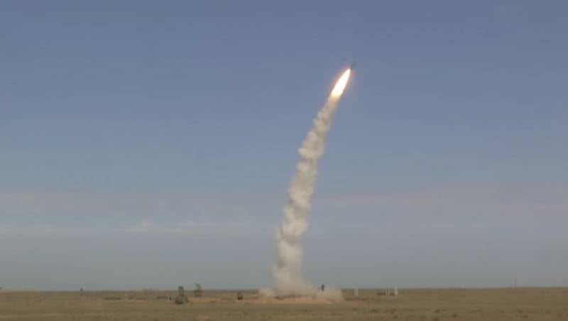 Venäjän puolustusministeriö: Ukrainan hallinto hyökkäsi Krimiin muunnetuilla S-200-ilmapuolustusohjuksilla
