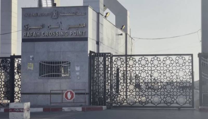 A mídia árabe informou que as autoridades egípcias se recusaram a permitir que americanos da Faixa de Gaza passassem pelo posto de controle de Rafah.