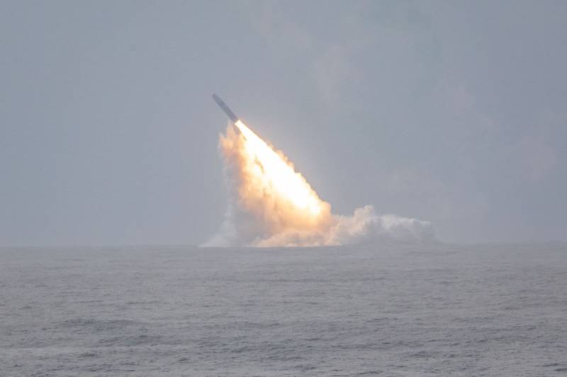 Az Egyesült Államok tesztelte a Trident II D5 tengeralattjáróról indított interkontinentális ballisztikus rakétát