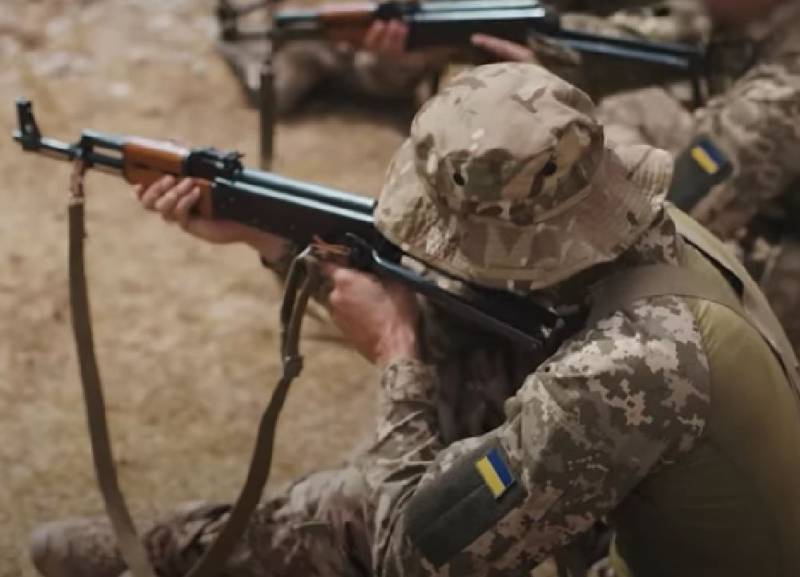 קצין בכוחות המזוינים של אוקראינה מאמין שאוקראינה מפסידה בסכסוך בגלל יחסה הבלתי מספק של החברה למצב הנוכחי