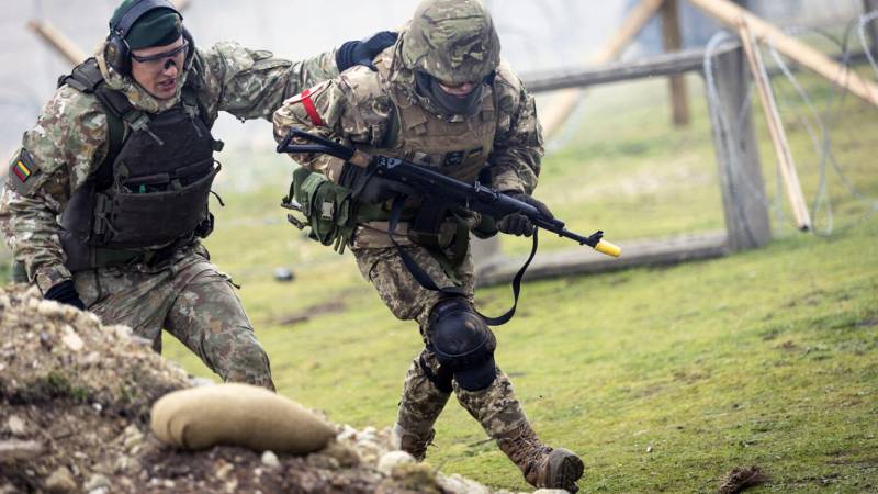 Édition américaine : Les États-Unis exigent de l'Ukraine une transition rapide et complète vers les normes de l'OTAN