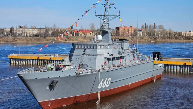 Stocznia Sredne-Nevsky zwodowała trałowiec Lew Czernawin, zbudowany dla Floty Bałtyckiej, do fabrycznych prób morskich.