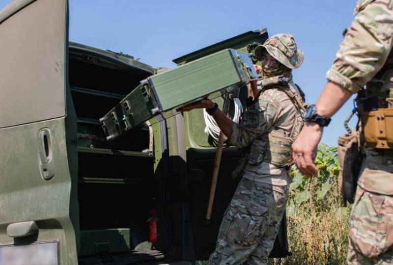 乌克兰媒体：乌克兰武装部队三分之一的人道主义援助物资在运往军事单位的途中丢失