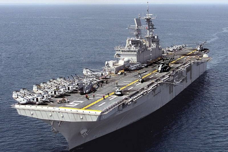 CNN: Az amerikai haditengerészet a Földközi-tengerre szállítja az USS Bataan (LHD-5) kétéltű rohamhajót tengerészgyalogságokkal a fedélzetén