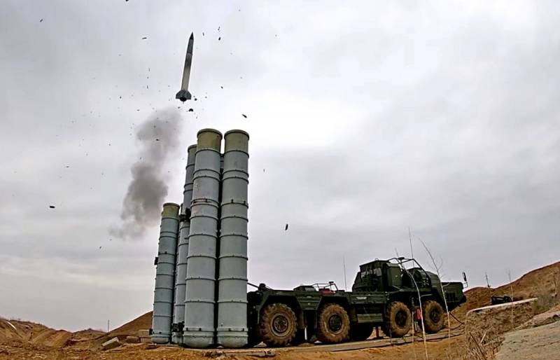 Die russische Luftverteidigung hat einen massiven Raketenangriff auf die Krimbrücke abgewehrt