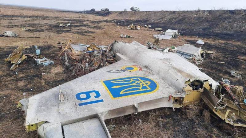 Bei einem Raketenangriff auf den Flugplatz Mirgorod wurde Luftfahrtausrüstung der Luftwaffe der ukrainischen Streitkräfte zerstört – Verteidigungsministerium