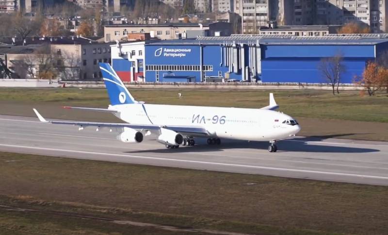 Långdistans Il-96-400M gjorde sin första flygning
