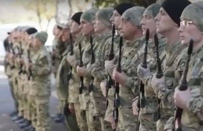 Các chiến sĩ của tiểu đoàn đầu tiên được thành lập từ cựu quân nhân của Lực lượng vũ trang Ukraine đã tuyên thệ trước khi được đưa ra tiền tuyến